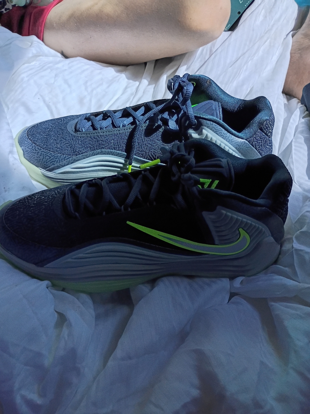 Nike Men’s Navy & Neon Green Athletic Sneakers